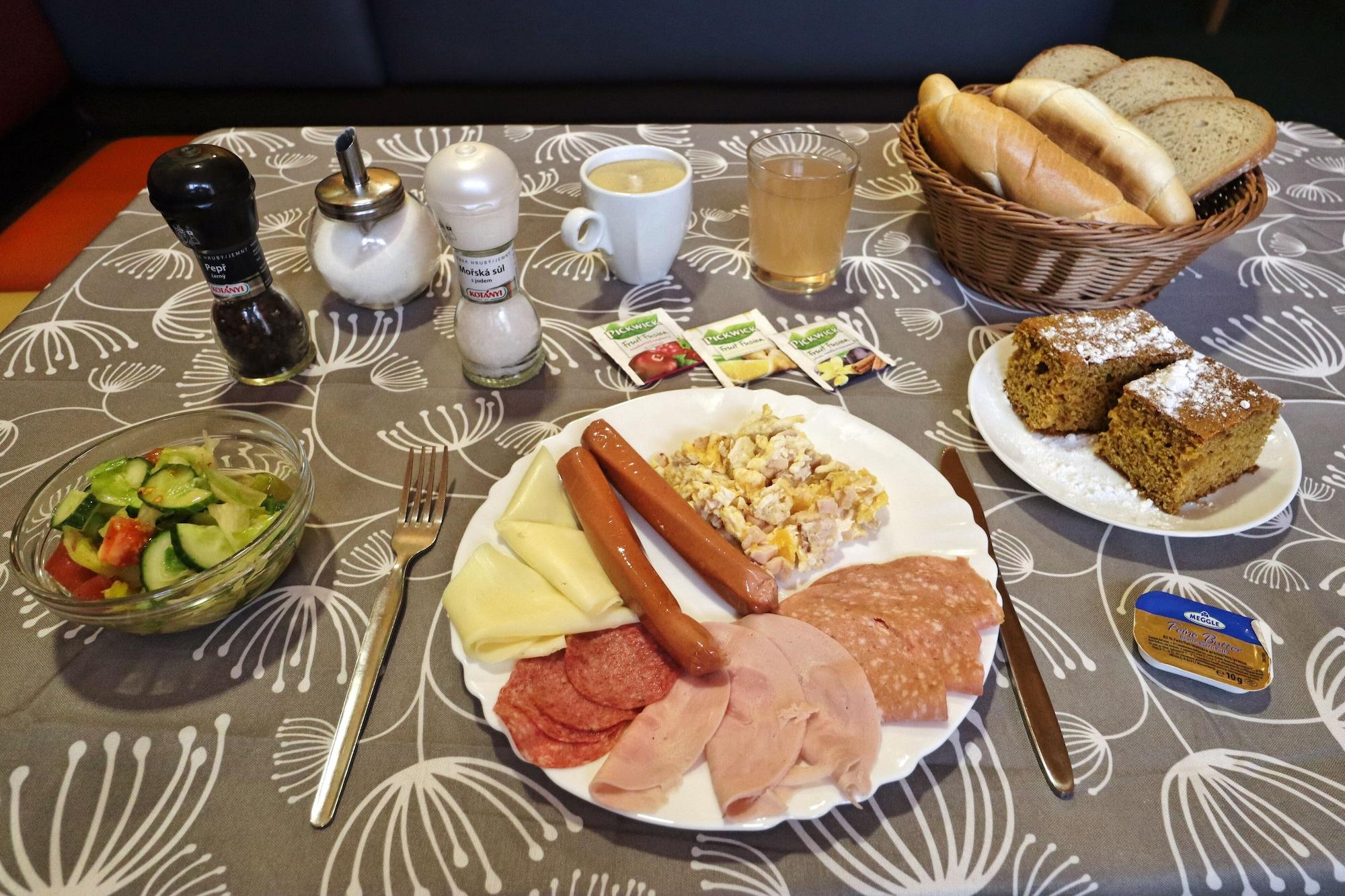 A Plus Hostel - Centrum Прага Экстерьер фото
