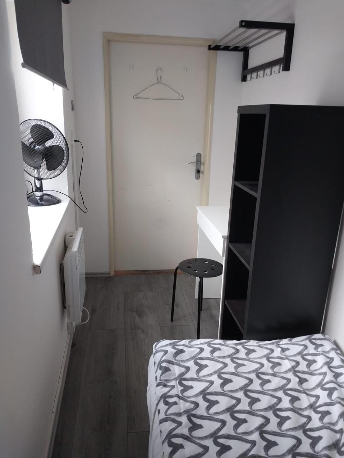 A Plus Hostel - Centrum Прага Экстерьер фото