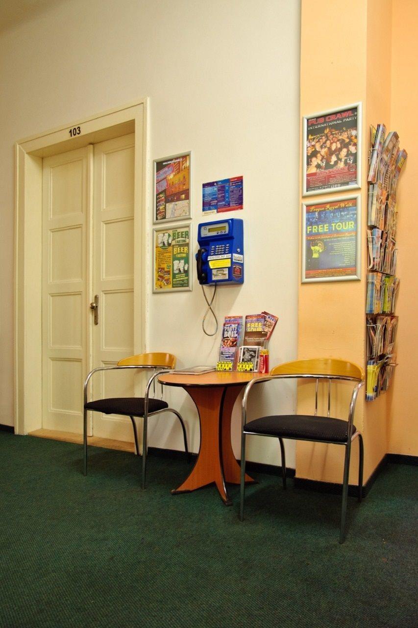 A Plus Hostel - Centrum Прага Экстерьер фото